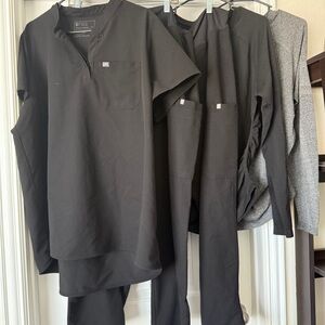 FIGS Black Maternity Lot